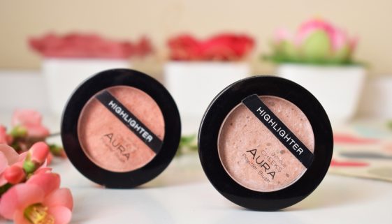 1513026982-aura_glorious_cheeks_highlighter